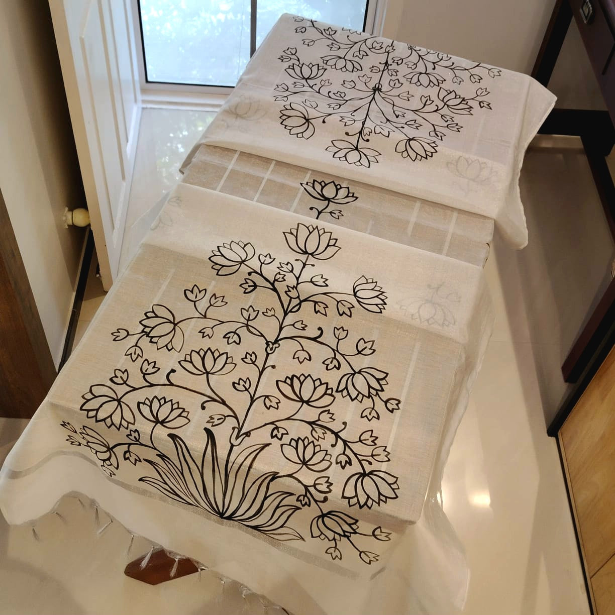 Hand-Painted Silver Tissue Dupatta