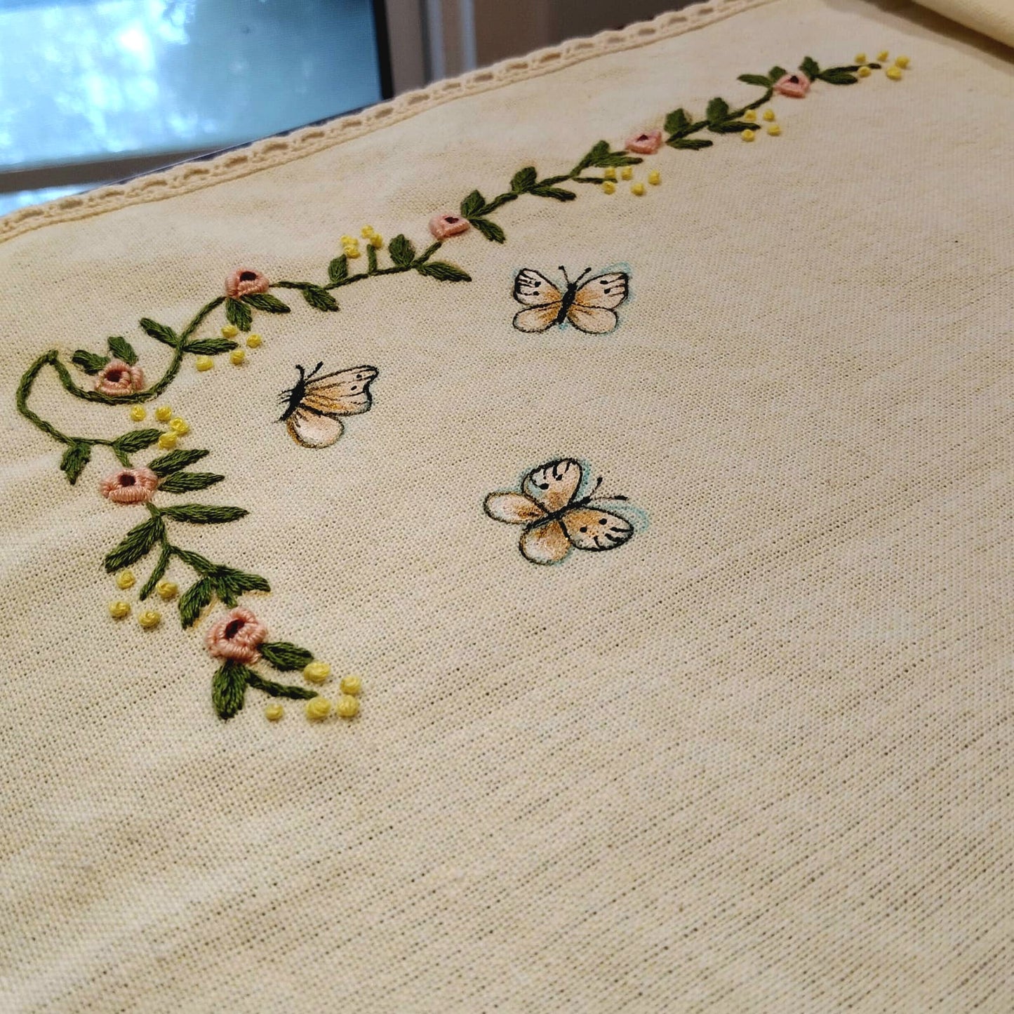 Elegant Table Runner