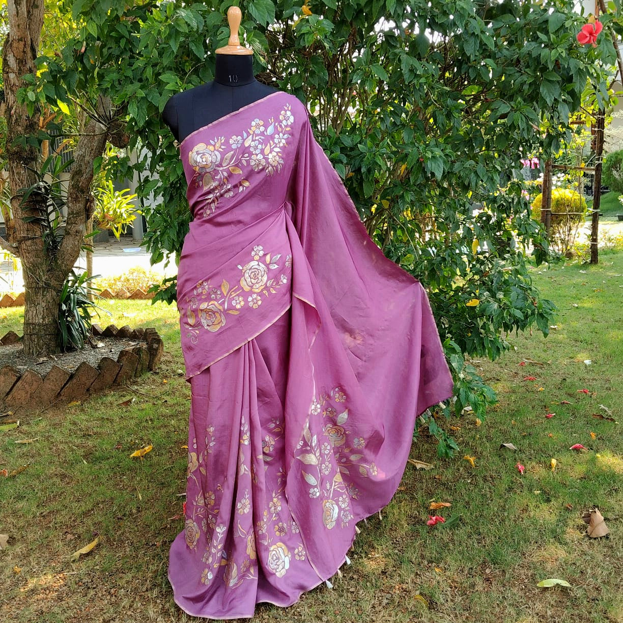 Graceful Onion Pink Uppada Silk Saree Adorned with Hand-Painted Art & Sparkling Sequin Details