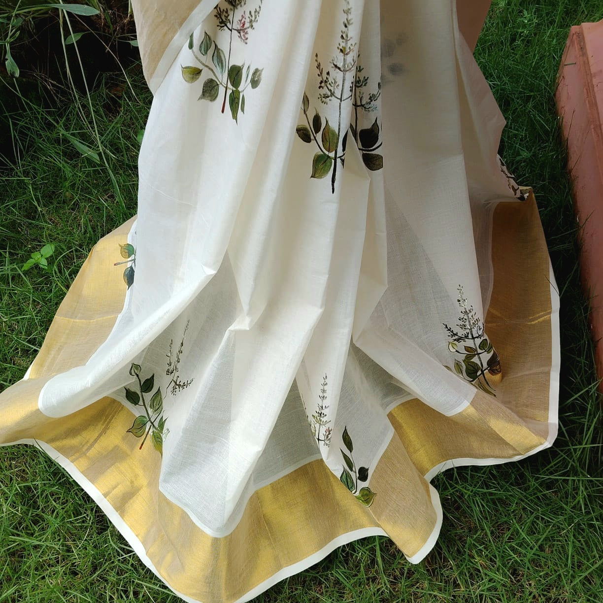 Divine Radha Krishna And Tulsi Hand-Painted On a Classic Kasavu Drape