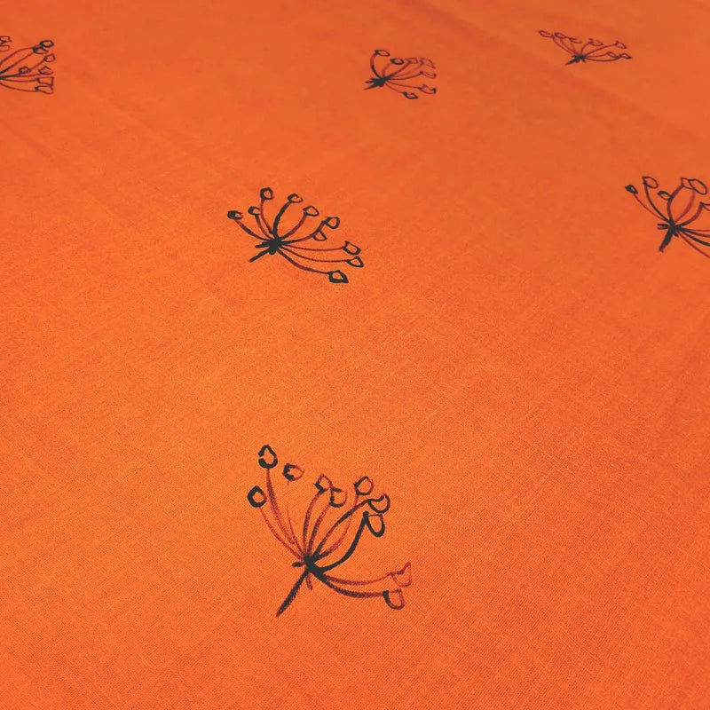 Elegant Hand-Painted Pure Cotton Kurti Featuring Delicate Line-Art Design.