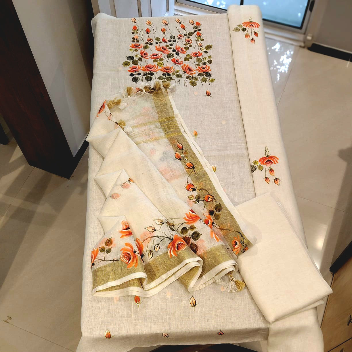 Gracefully Hand-Painted Linen Kurti Set With Artistic Charm