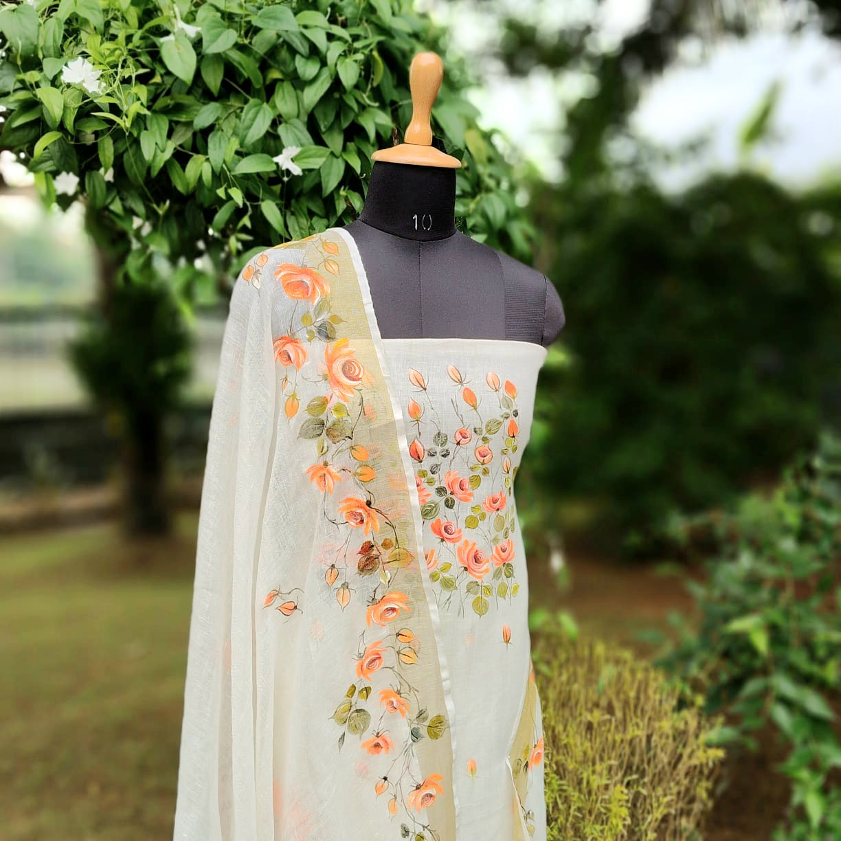Gracefully Hand-Painted Linen Kurti Set With Artistic Charm