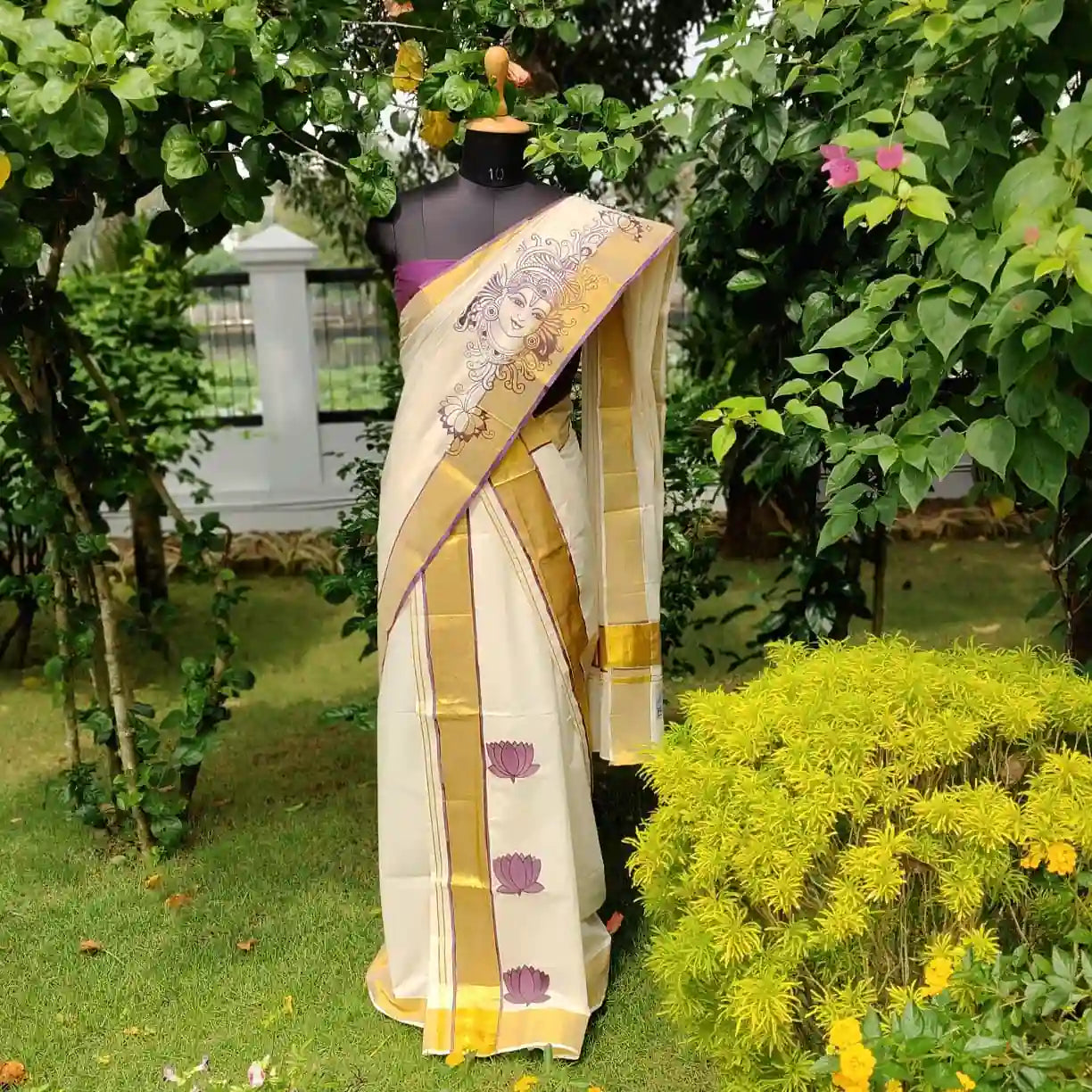 Hand-Painted Kerala Mural Set Mundu