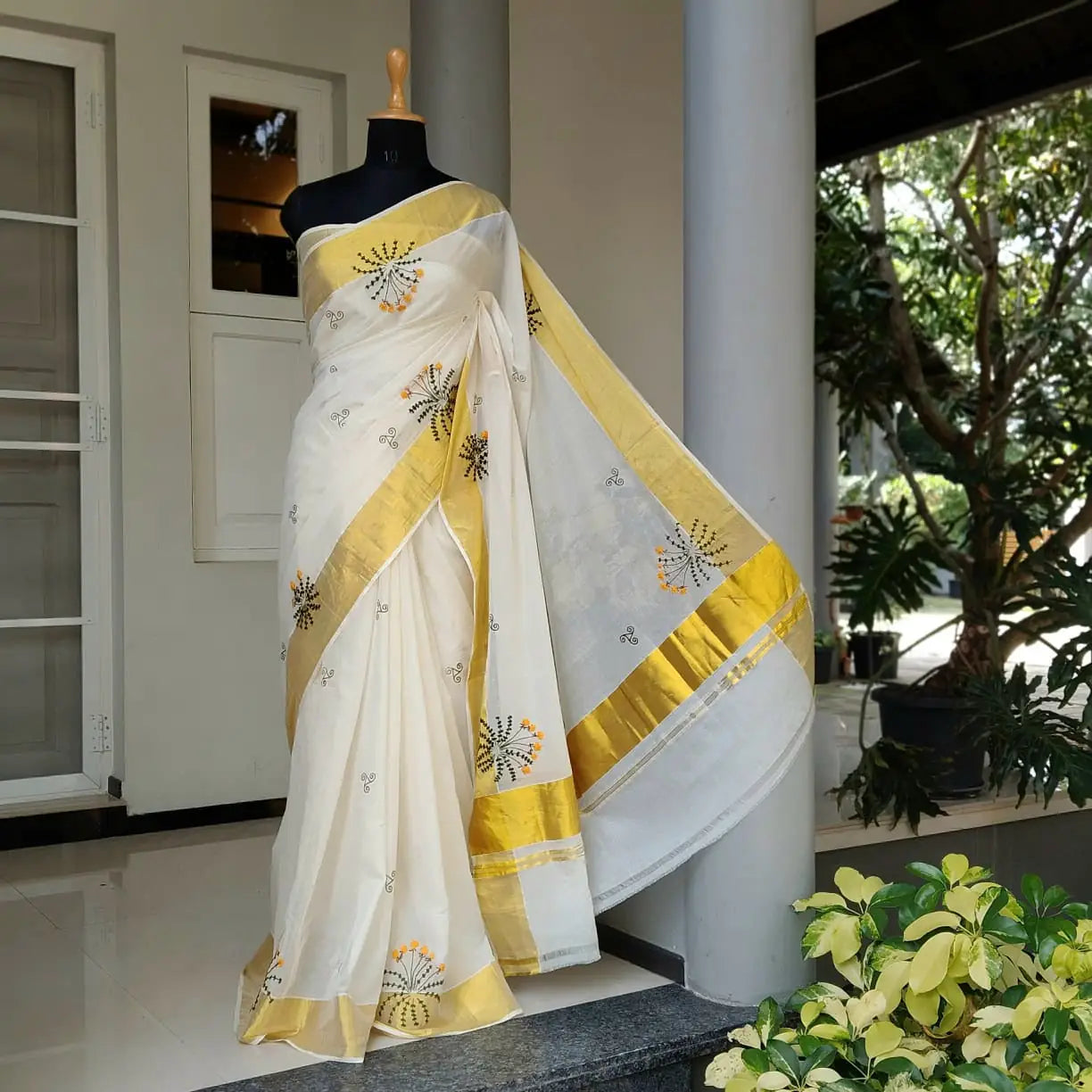 Elegant Kerala Kasavu Handloom Saree Adorned With Fne Hand Embroidery And Block Printing