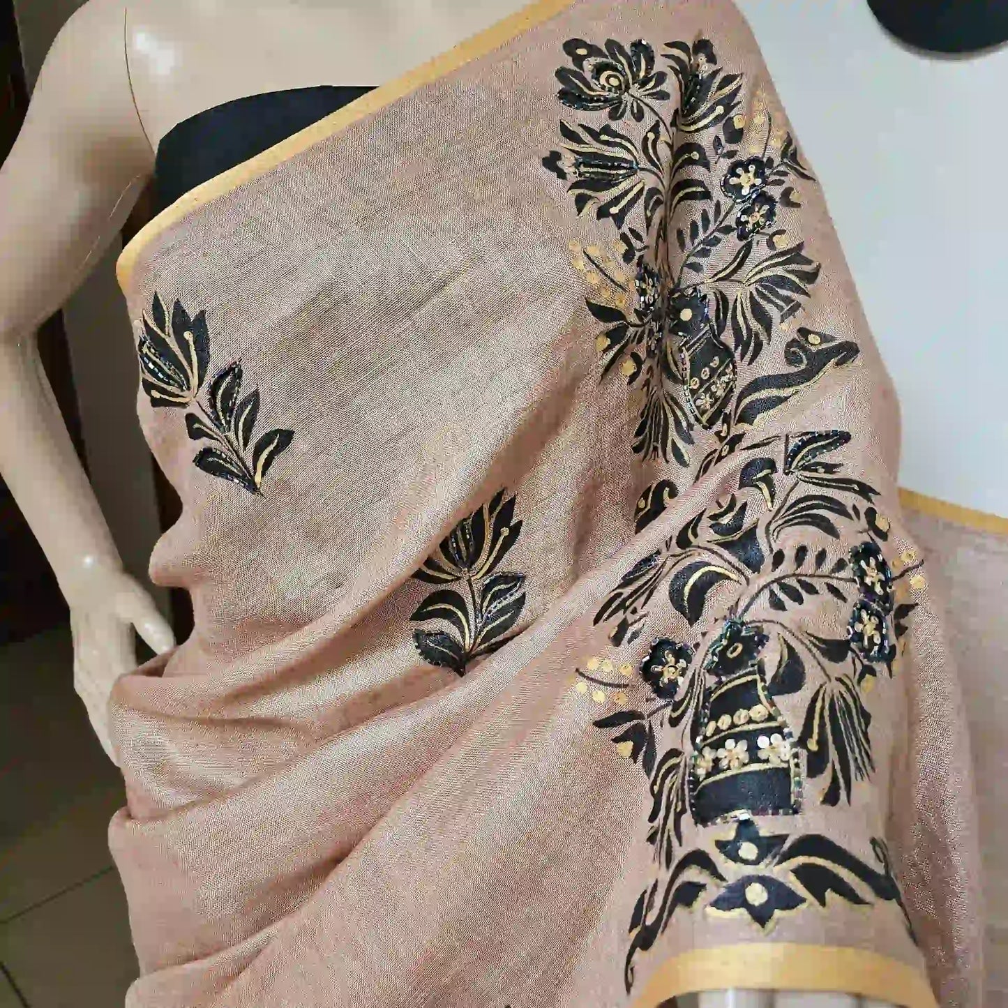 Exclusive Hand-painted Linen Saree with Blouse piece