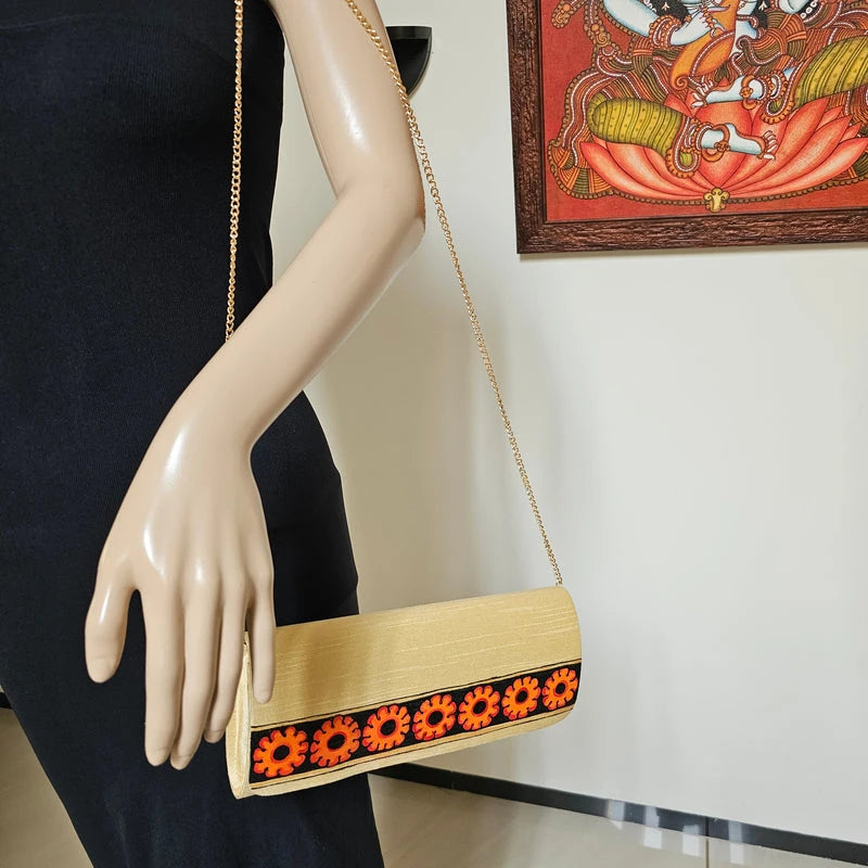 Hand-painted Clutch, ideal gift for your loved ones.