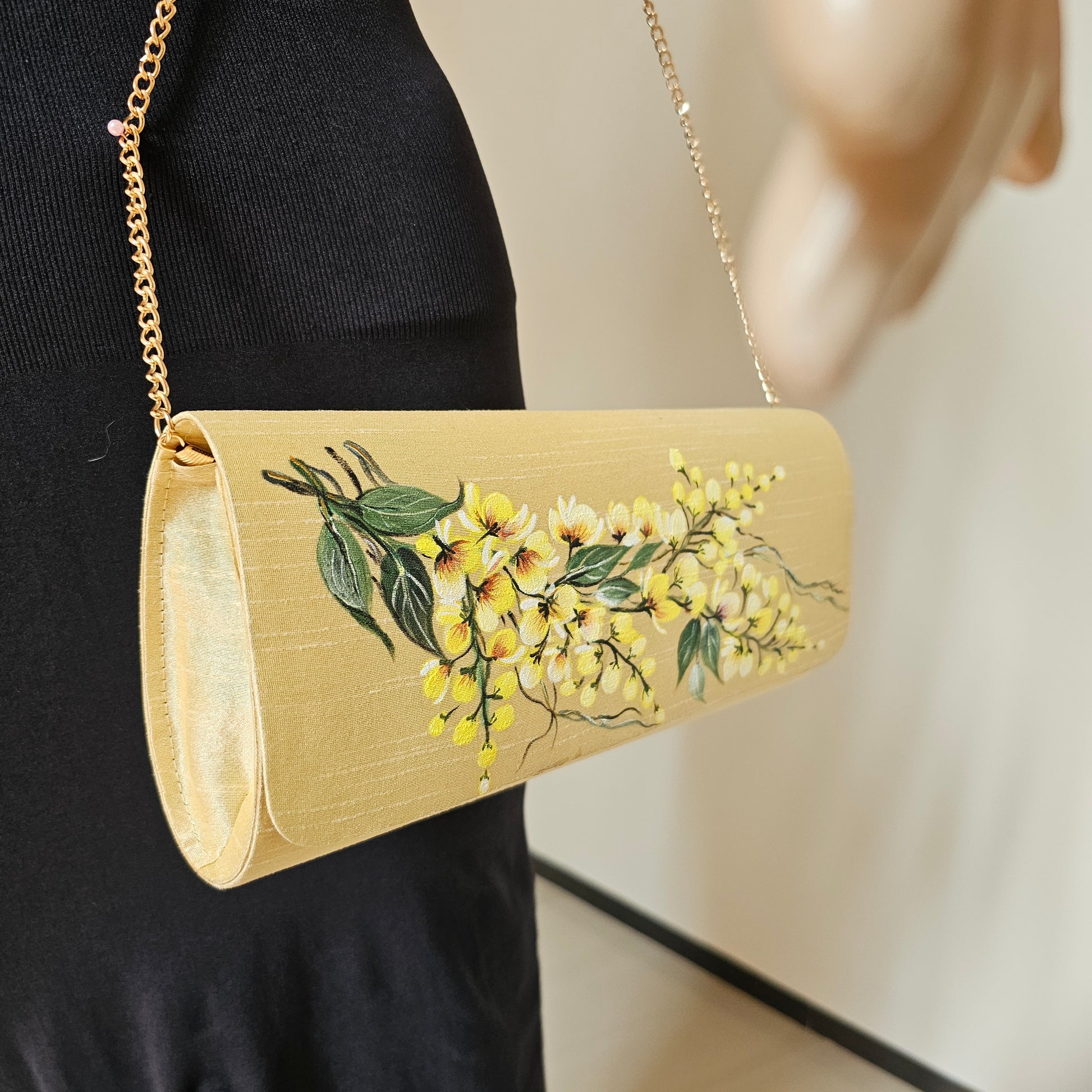 Kani Konna Clutch