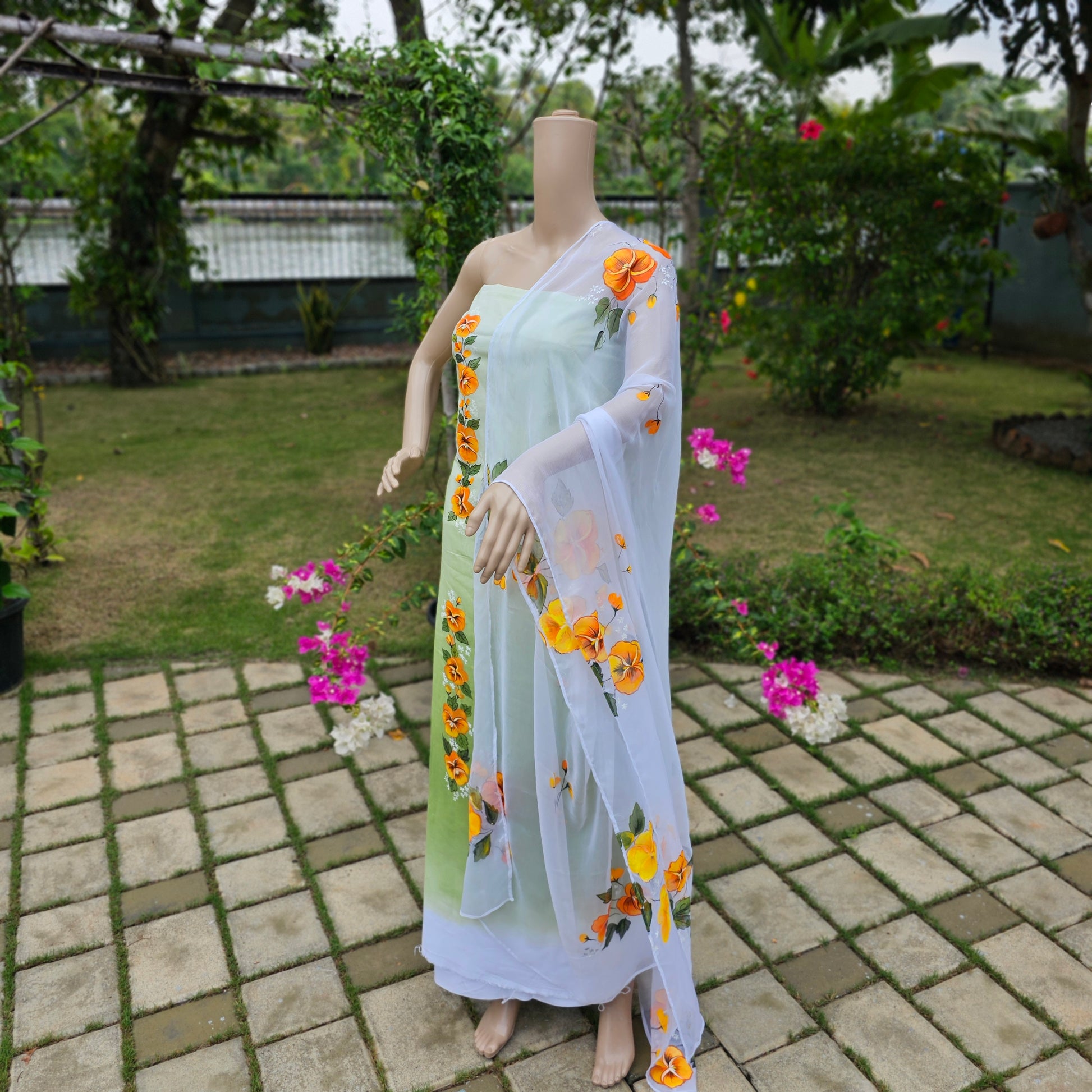 Custom saree with exquisite patterns