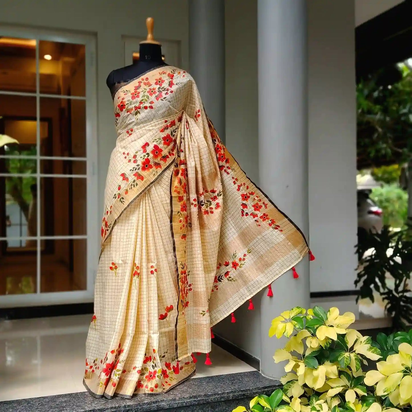 Classy Hand-Painted Linen Silk Saree