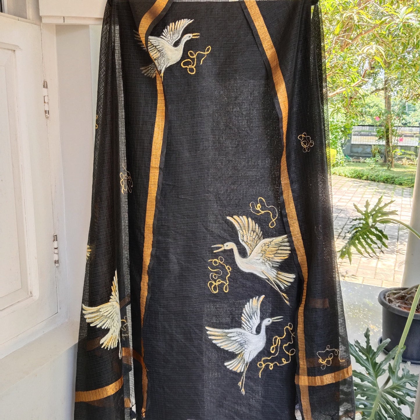 Elegant Art On Light Weight Kota Doria Kurti Set.