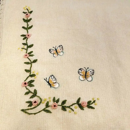 Graceful Table Runner