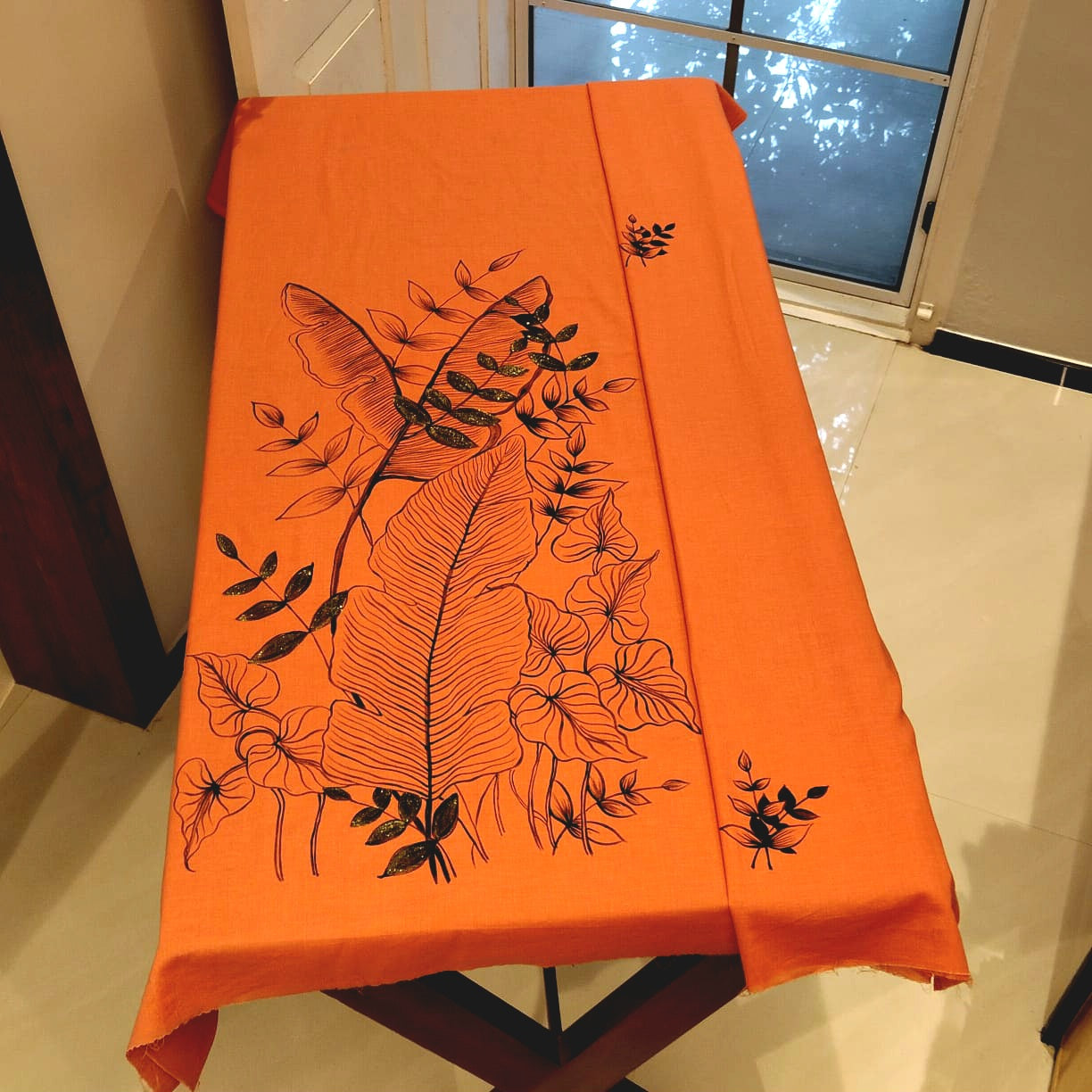 Breathable Pure Cotton Kurti With Graceful Hand-Drawn Line Art Accents
