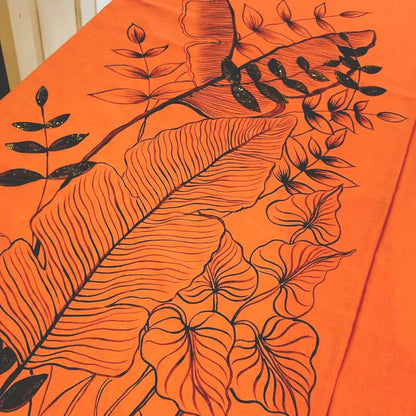 Breathable Pure Cotton Kurti With Graceful Hand-Drawn Line Art Accents