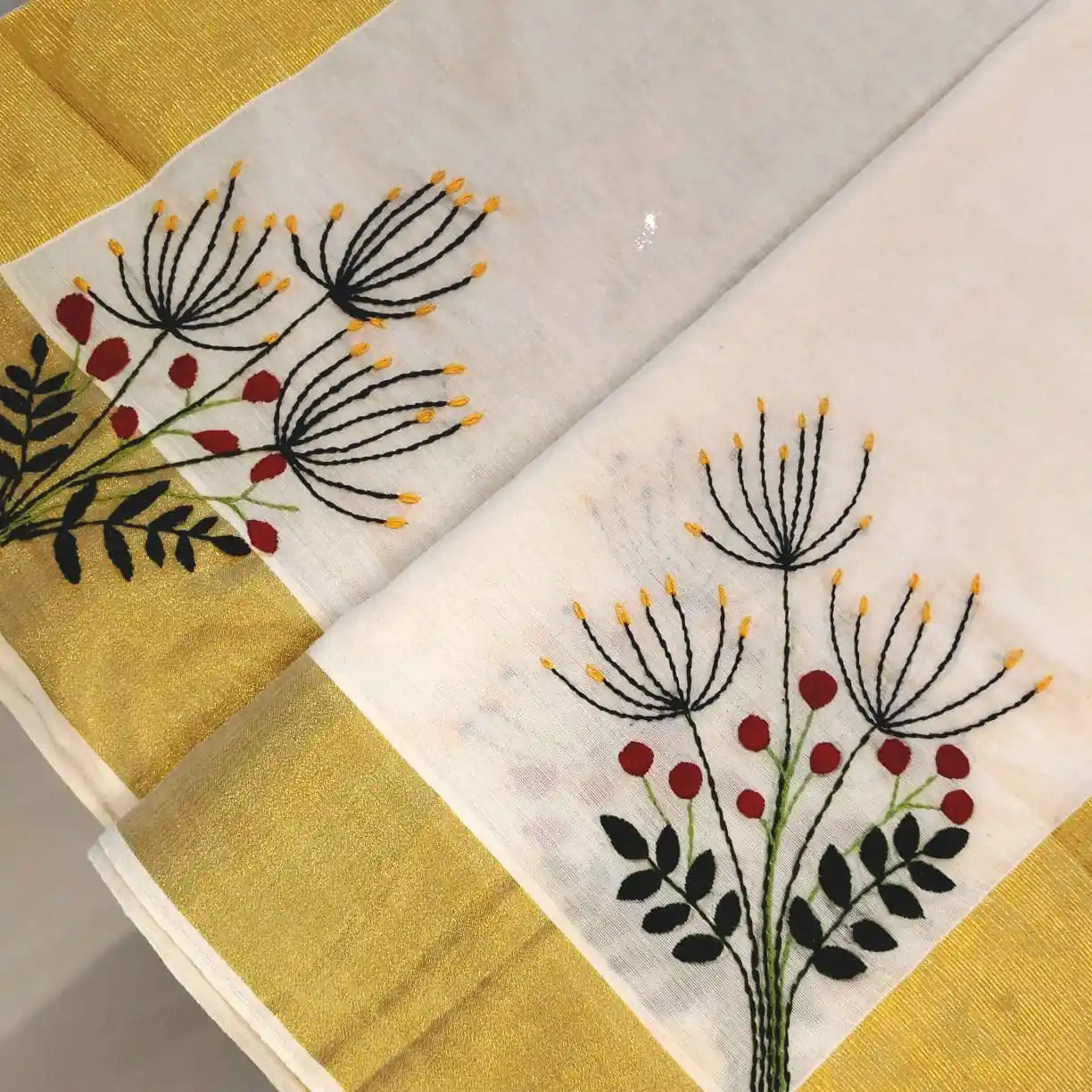 Elegant Hand-Embroidered Kerala Traditional Set Mundu