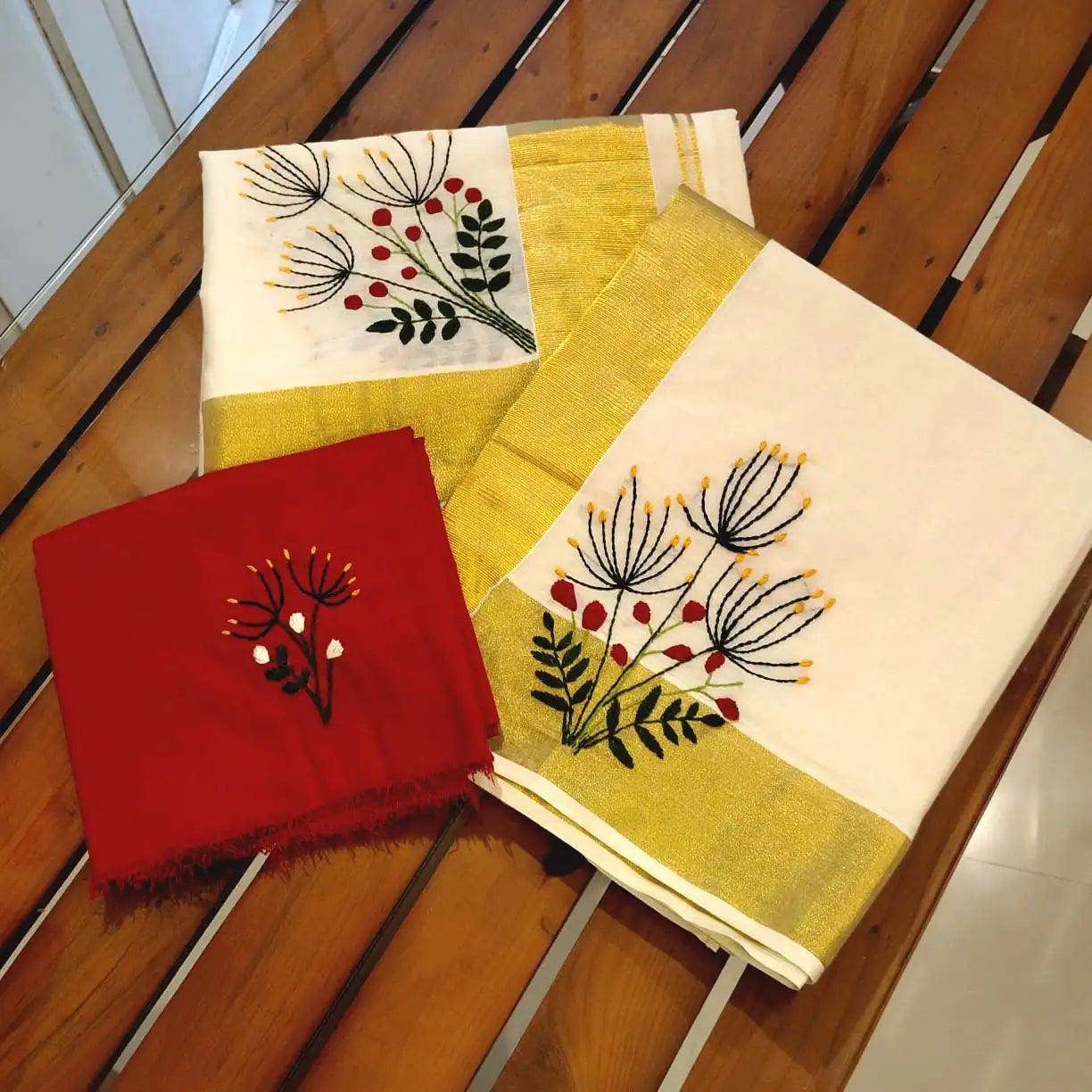 Elegant Hand-Embroidered Kerala Traditional Set Mundu