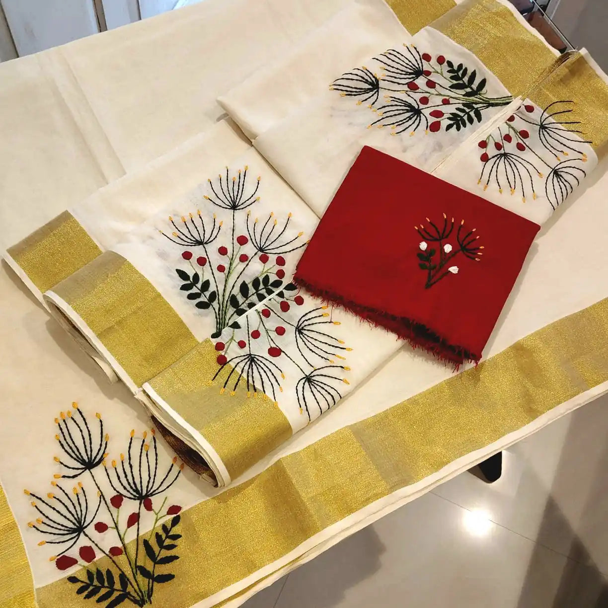 Elegant Hand-Embroidered Kerala Traditional Set Mundu