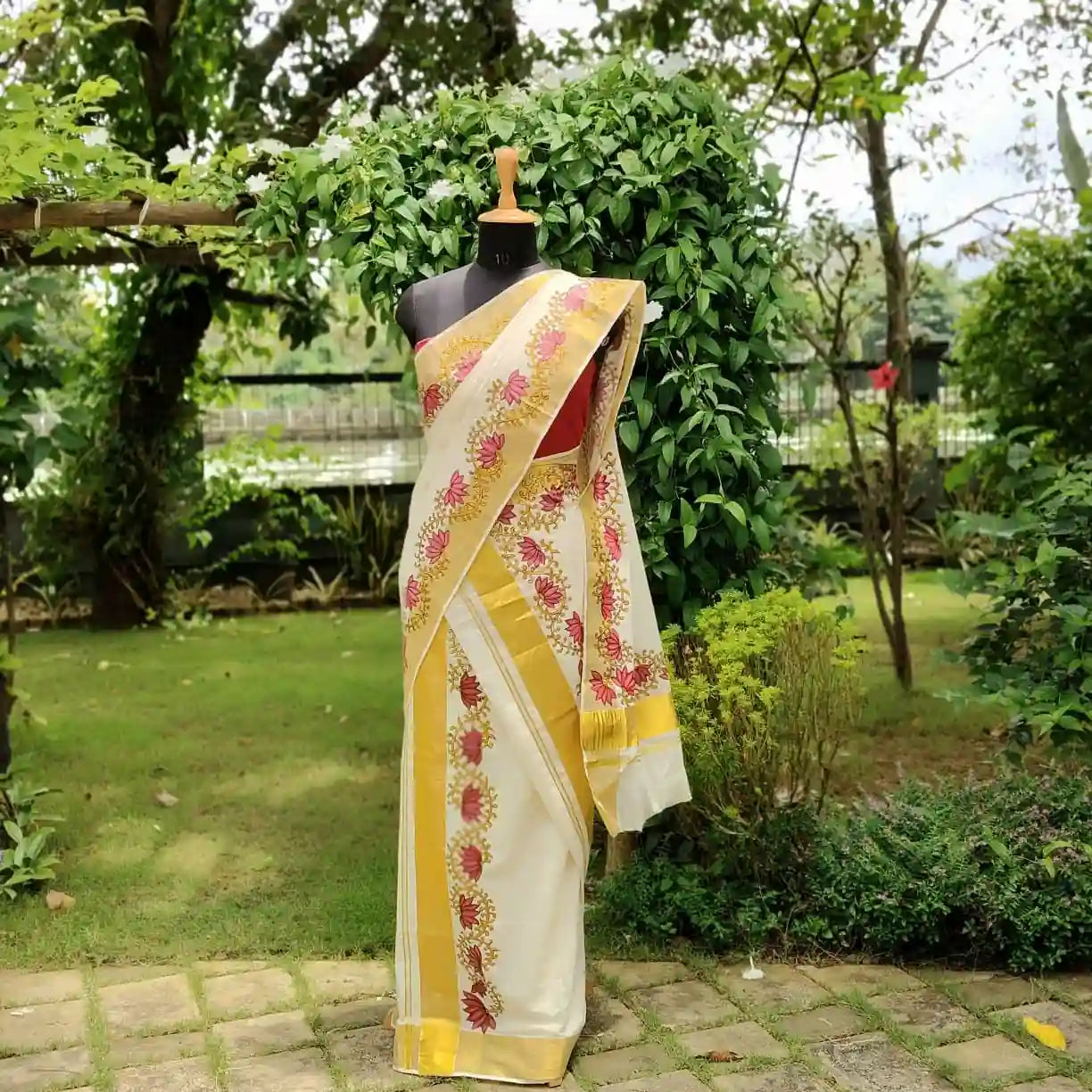 Classic Kerala Set Mundu With Hand-Painted Border Design