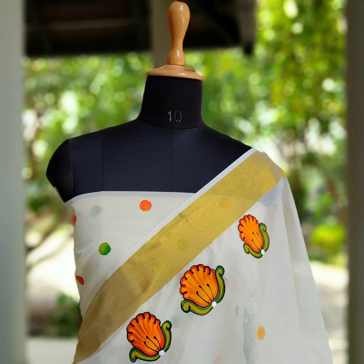 Elegant Kerala Mural Saree, Hand-Painted With Tradition
