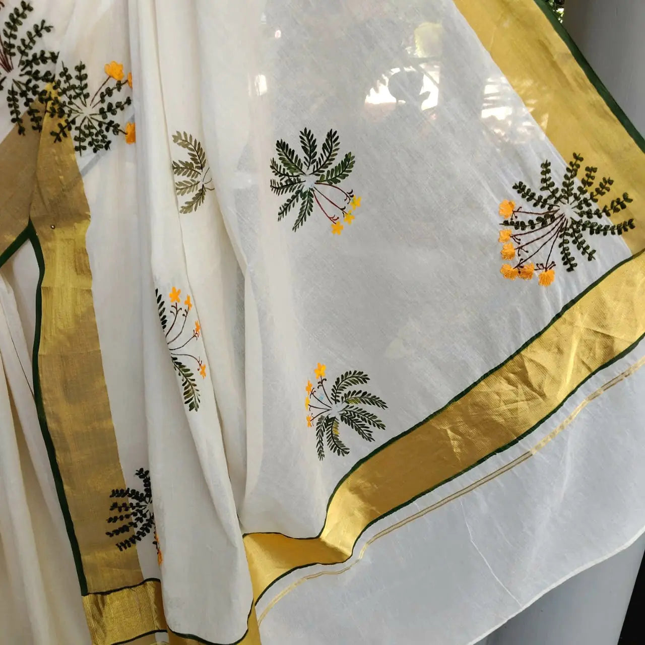 Hand-Painted/ Hand-Embroidered Kerala Saree Adorned With Delicate Wildflower Motifs