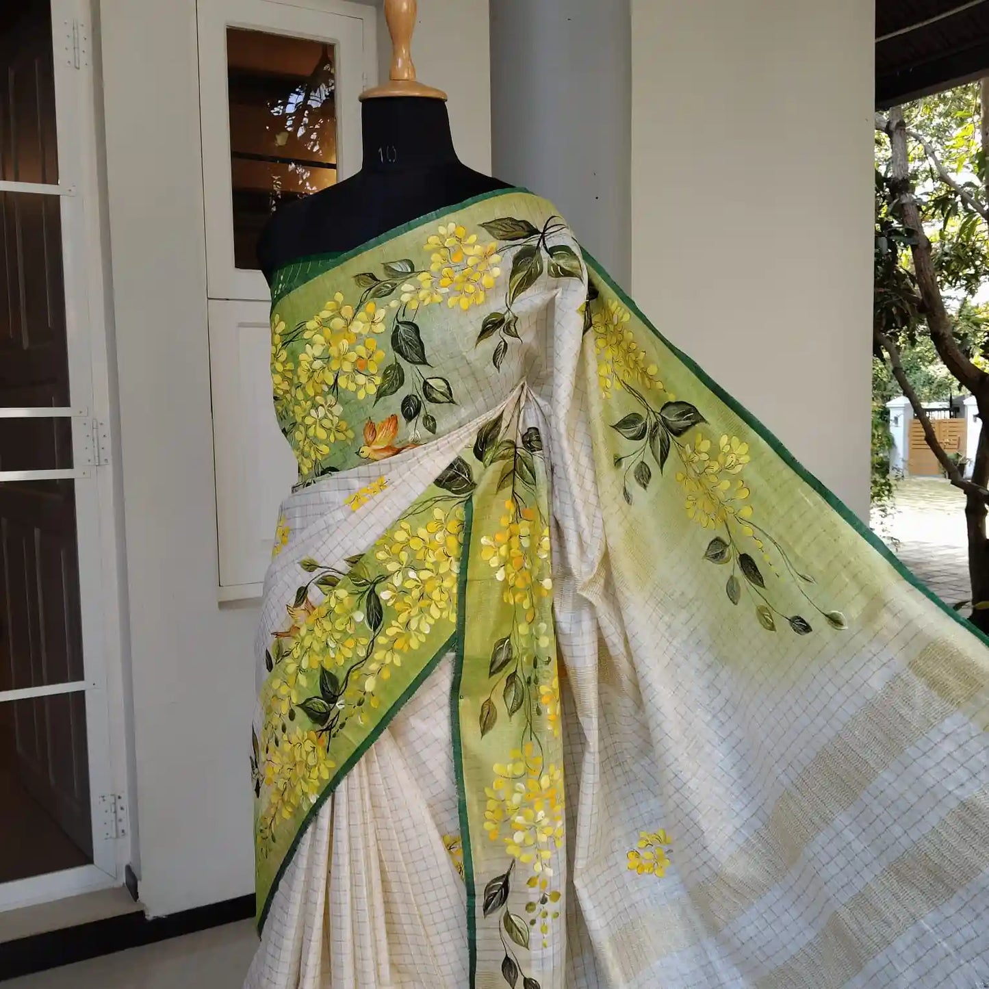 Kani Konna Blooms On Linen Silk Elegance