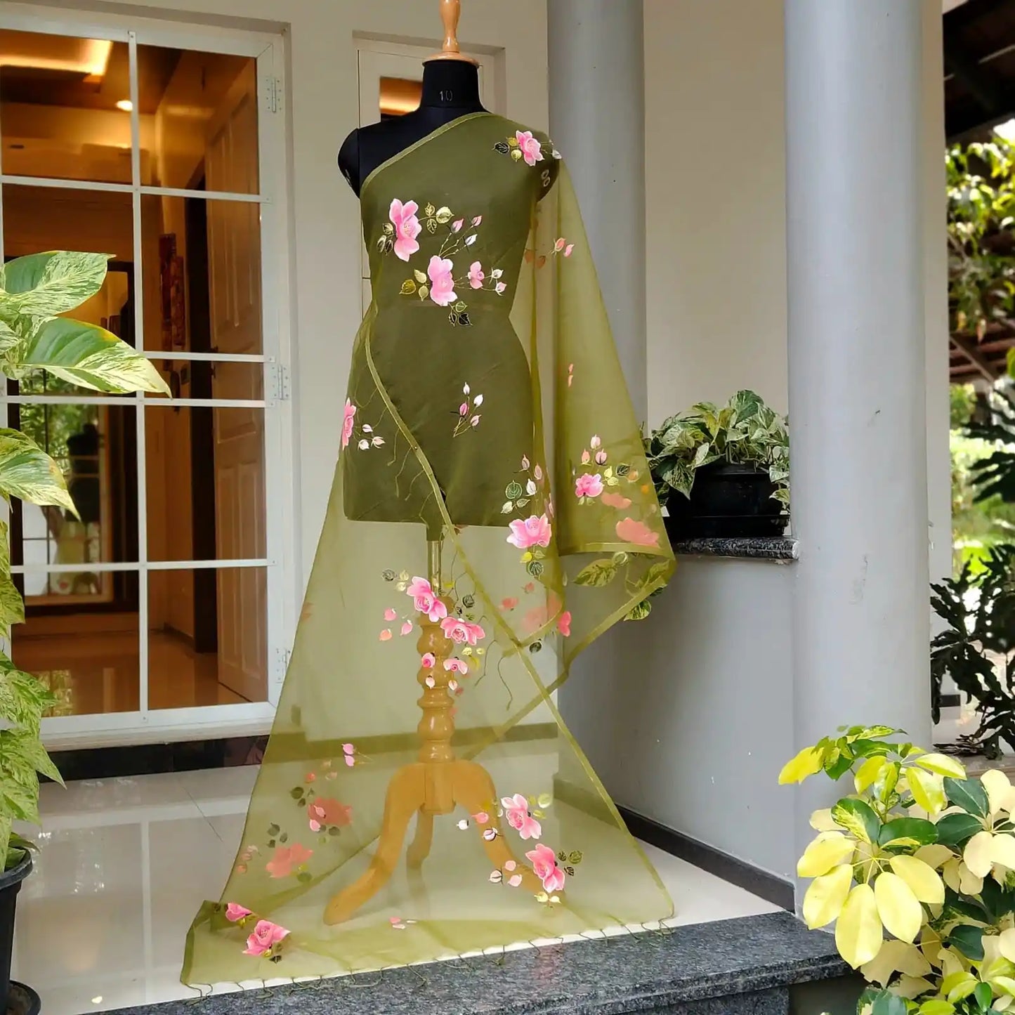 Elegant Organza Dupatta with Painted Wild Roses