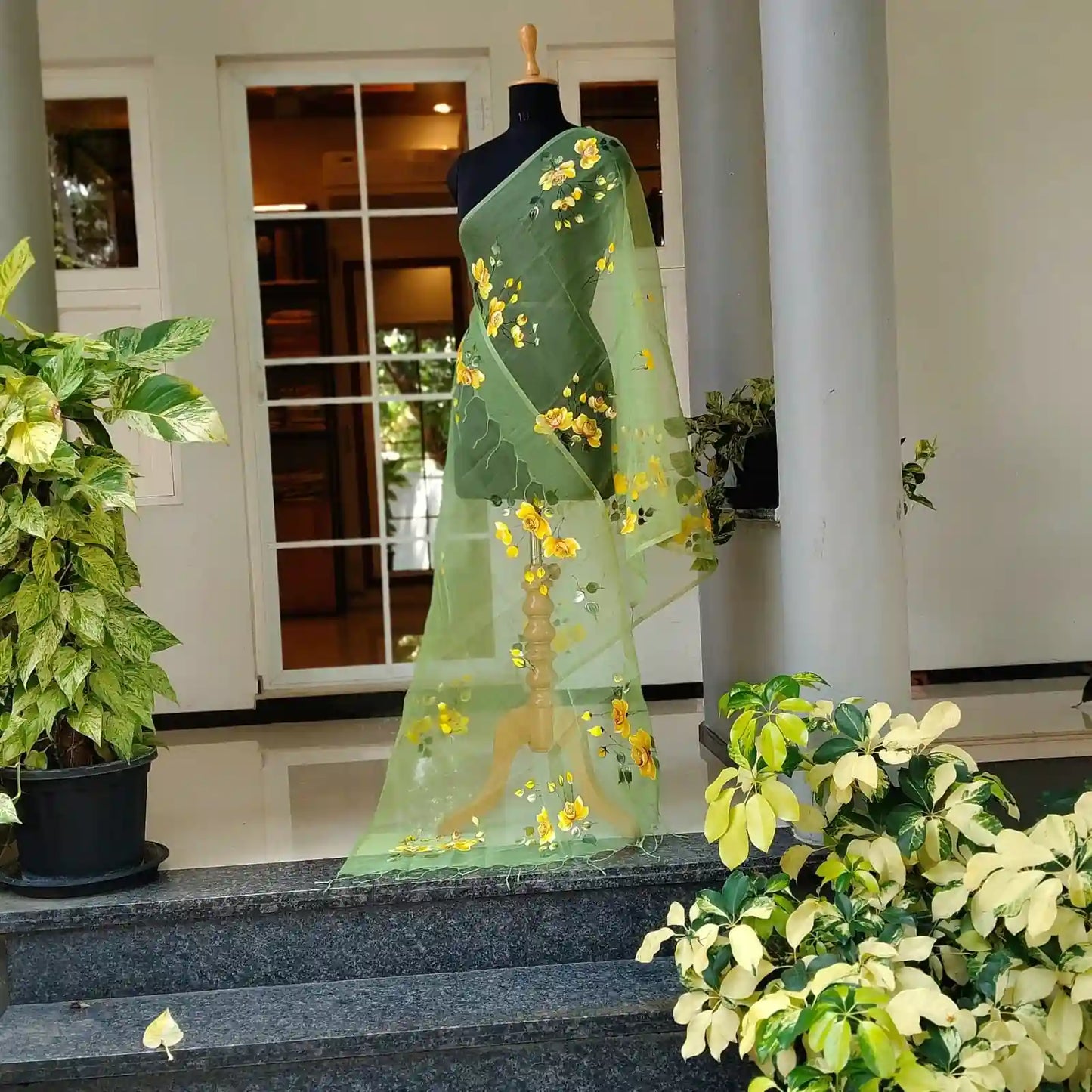 Gorgeous Hand-Painted Dupatta In Organza Fabric