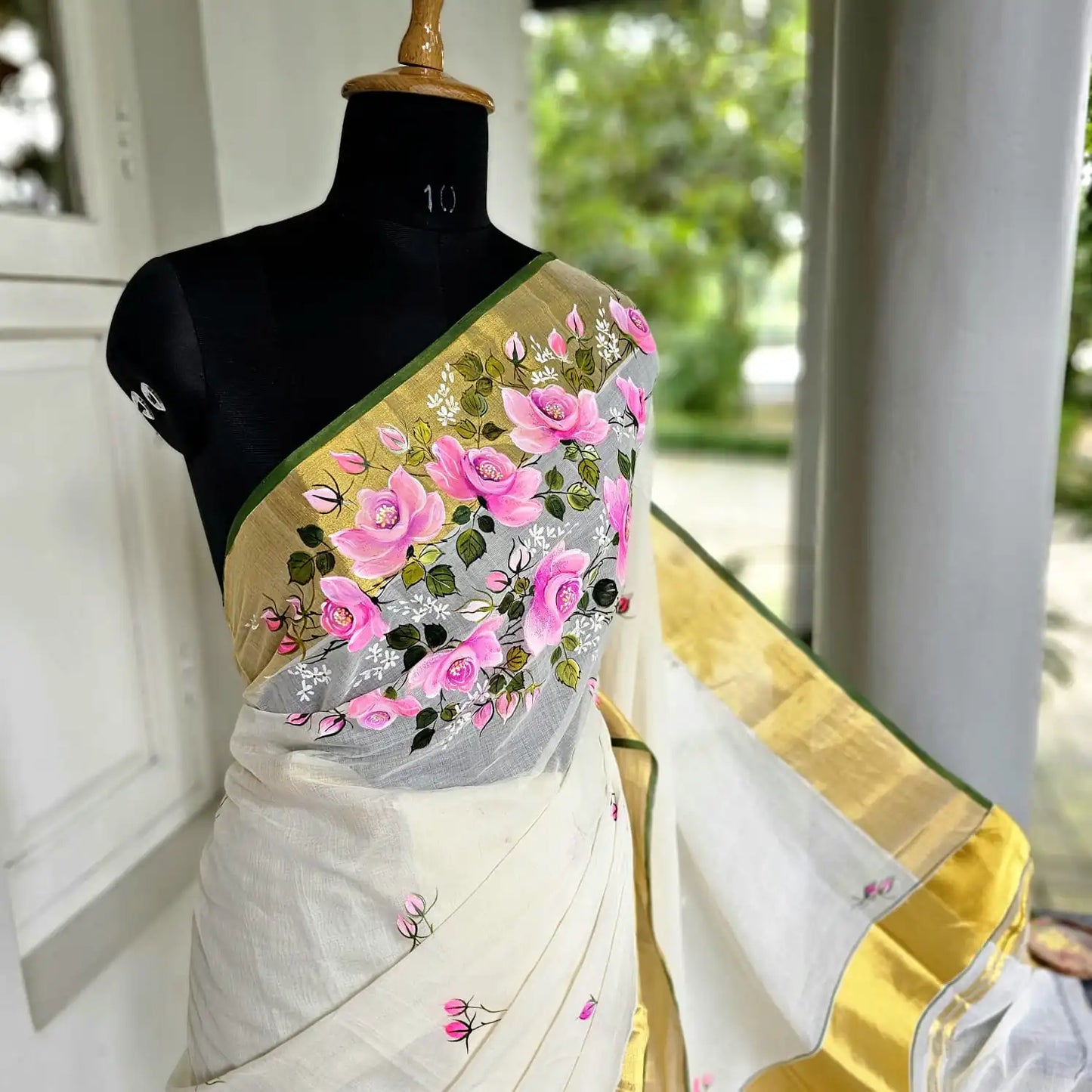 Hand-Painted Kerala Kasavu Saree -Rose Elegance