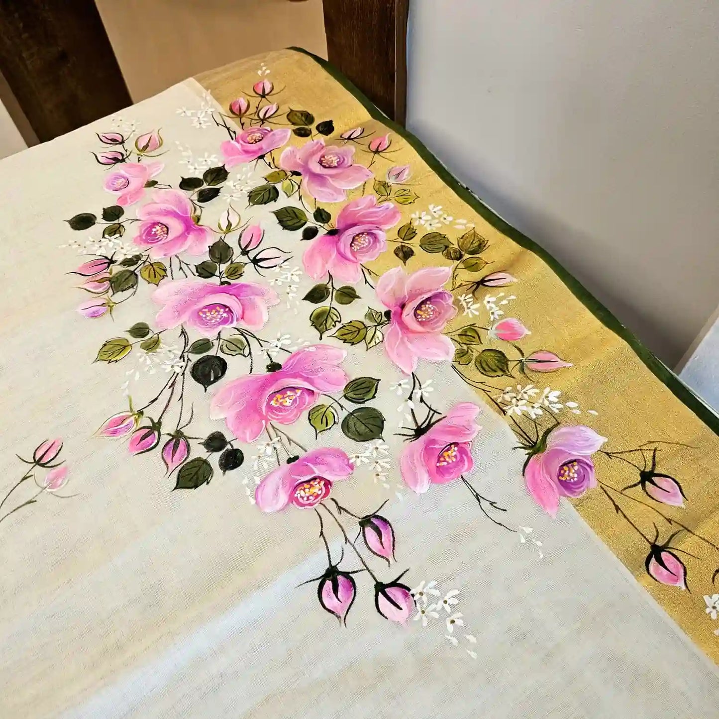 Hand-Painted Kerala Kasavu Saree -Rose Elegance